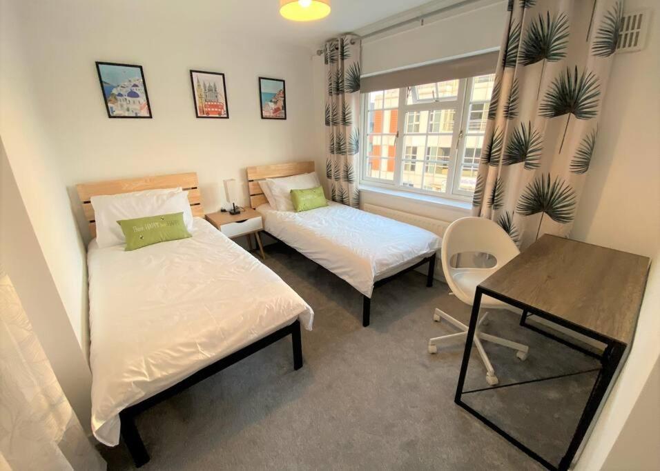 Redhill Town Centre 3 Bed House Near Gatwick Airport, Easy Commute To London Apartment Luaran gambar