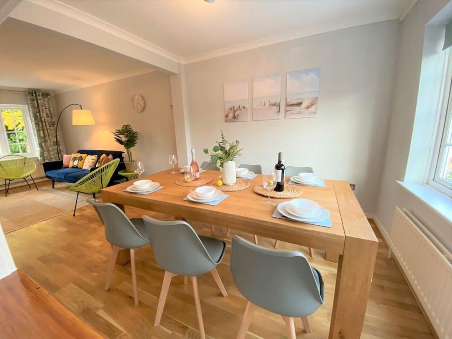 Redhill Town Centre 3 Bed House Near Gatwick Airport, Easy Commute To London Apartment Luaran gambar