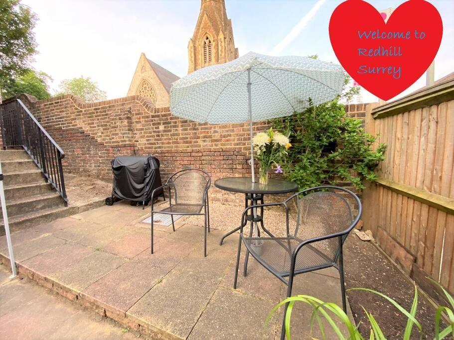 Redhill Town Centre 3 Bed House Near Gatwick Airport, Easy Commute To London Apartment Luaran gambar
